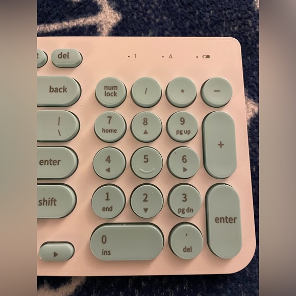 Wireless keyboard with mouse. EUC - Picture 4 of 7